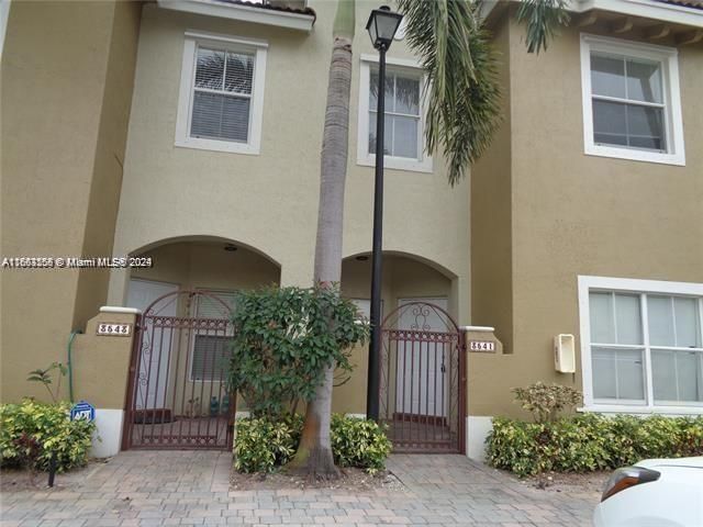 For Rent: $2,700 (3 beds, 2 baths, 1536 Square Feet)