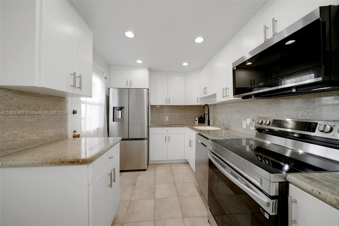 For Rent: $2,900 (2 beds, 2 baths, 1081 Square Feet)