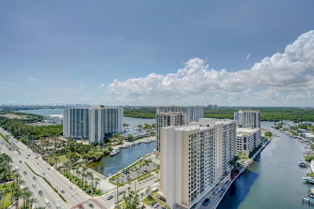 Balcony #2 intracoastal and city view