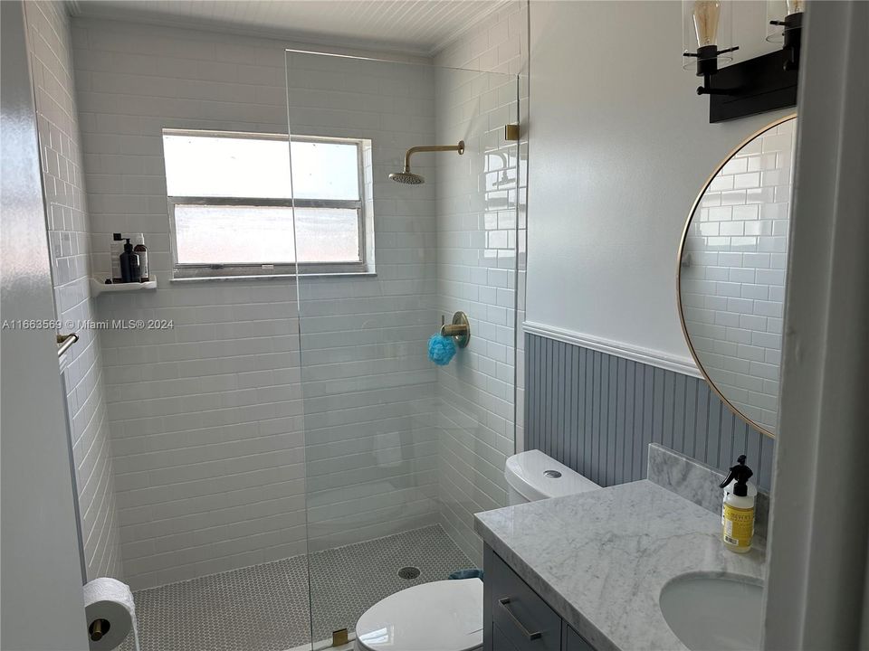 For Sale: $425,000 (2 beds, 2 baths, 1082 Square Feet)