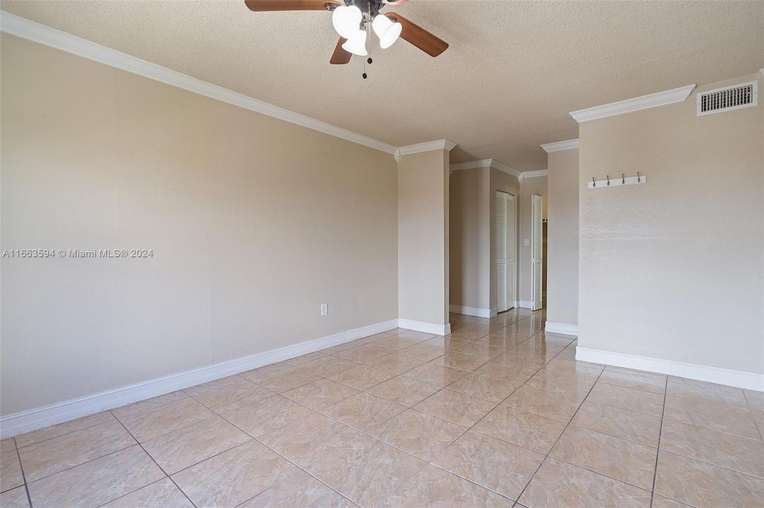 For Rent: $2,300 (2 beds, 2 baths, 1120 Square Feet)