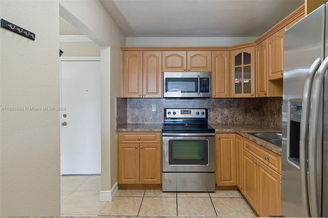 For Rent: $2,300 (2 beds, 2 baths, 1120 Square Feet)