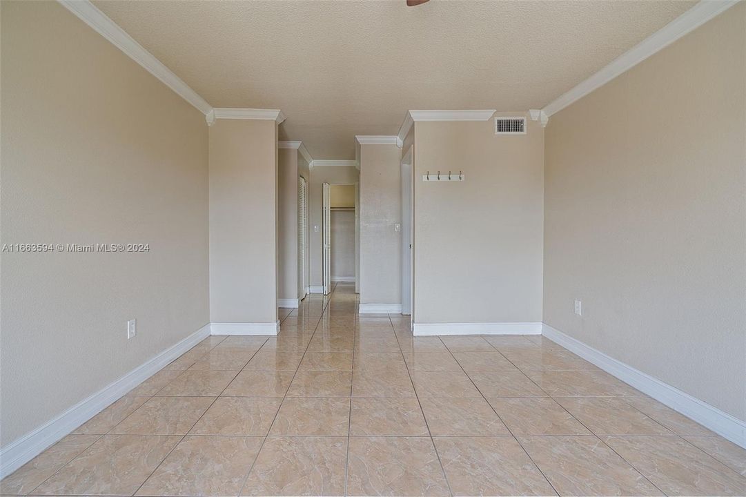 For Rent: $2,300 (2 beds, 2 baths, 1120 Square Feet)