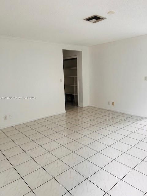 For Rent: $1,800 (2 beds, 2 baths, 890 Square Feet)