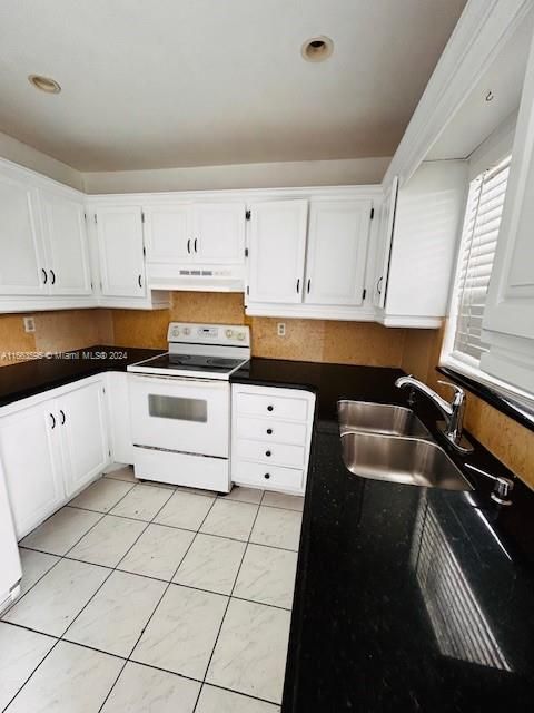 For Rent: $1,800 (2 beds, 2 baths, 890 Square Feet)