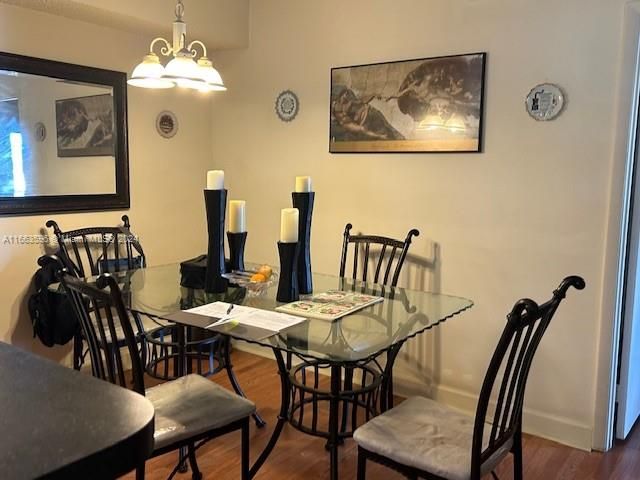 Dining area off kitchen