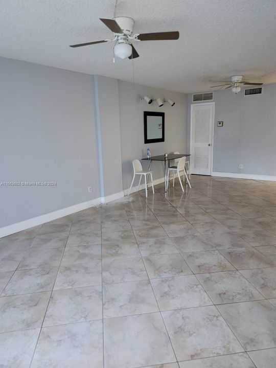 For Rent: $1,700 (1 beds, 1 baths, 785 Square Feet)