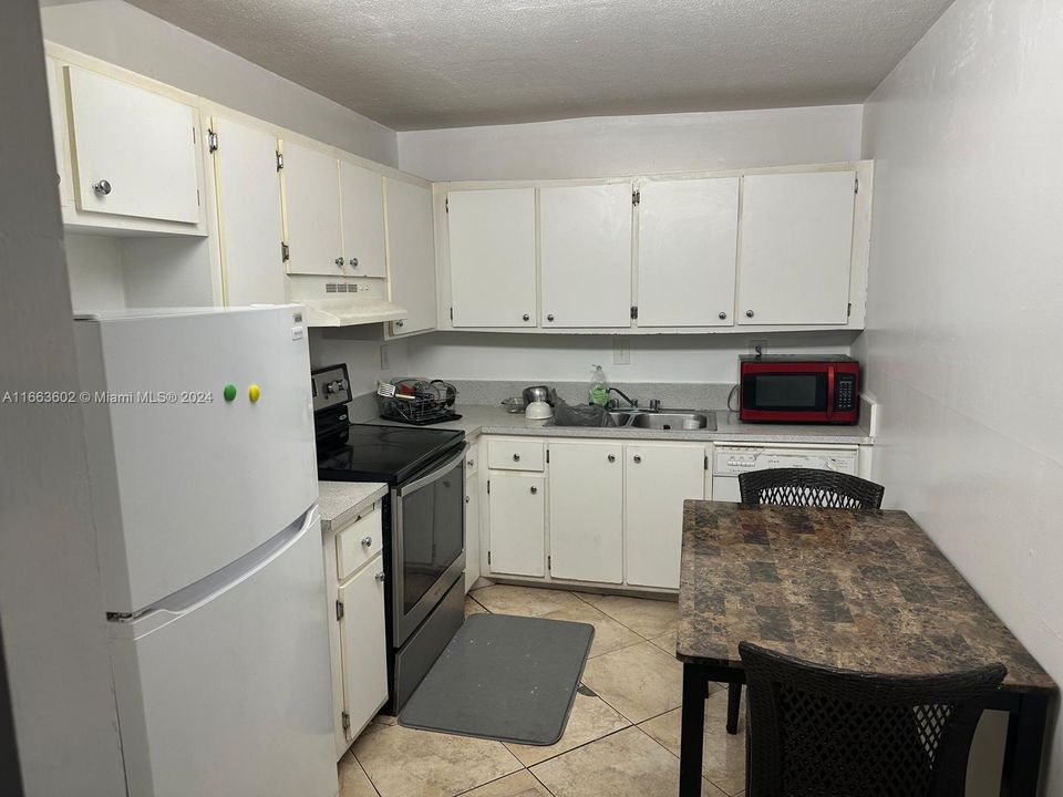 For Rent: $1,700 (1 beds, 1 baths, 785 Square Feet)