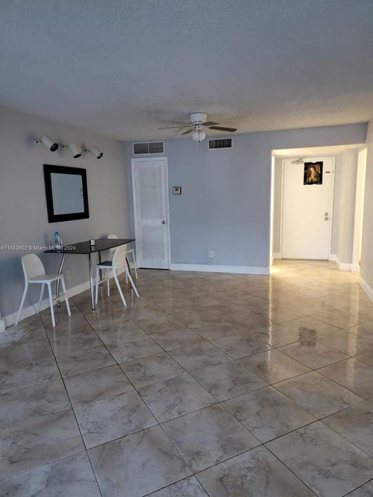 For Rent: $1,700 (1 beds, 1 baths, 785 Square Feet)