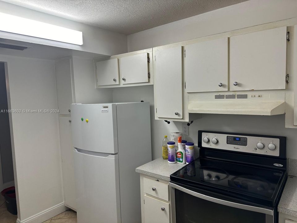 For Rent: $1,700 (1 beds, 1 baths, 785 Square Feet)