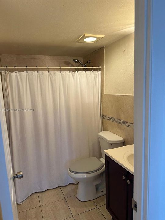 For Rent: $1,700 (1 beds, 1 baths, 785 Square Feet)