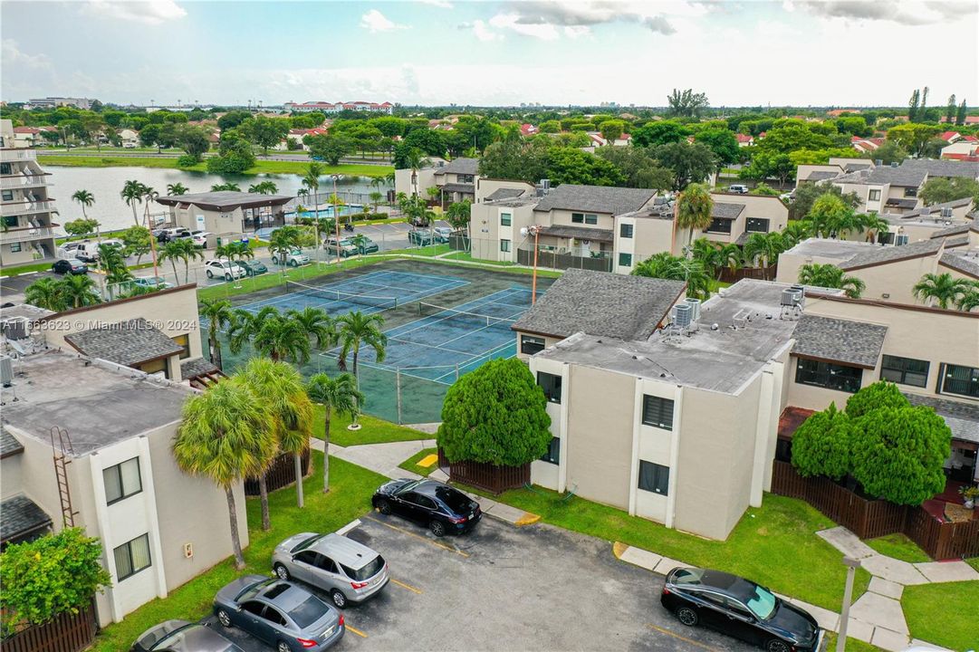 For Sale: $420,000 (3 beds, 2 baths, 1275 Square Feet)