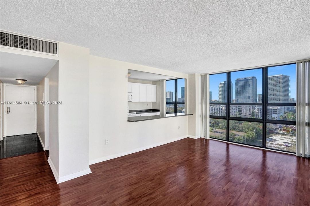 For Rent: $3,300 (2 beds, 2 baths, 1096 Square Feet)