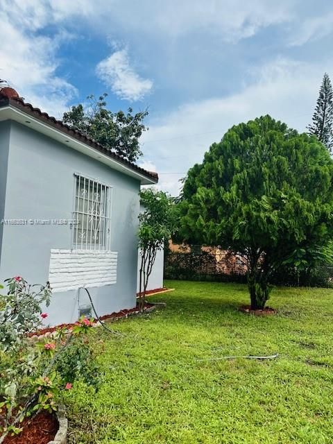 En Venta: $595,000 (4 camas, 3 baños, 1560 Pies cuadrados)