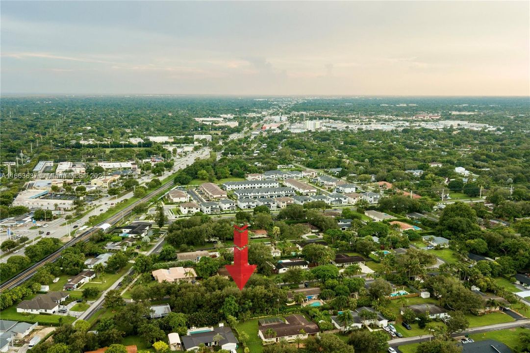 For Sale: $1,095,000 (3 beds, 2 baths, 1710 Square Feet)