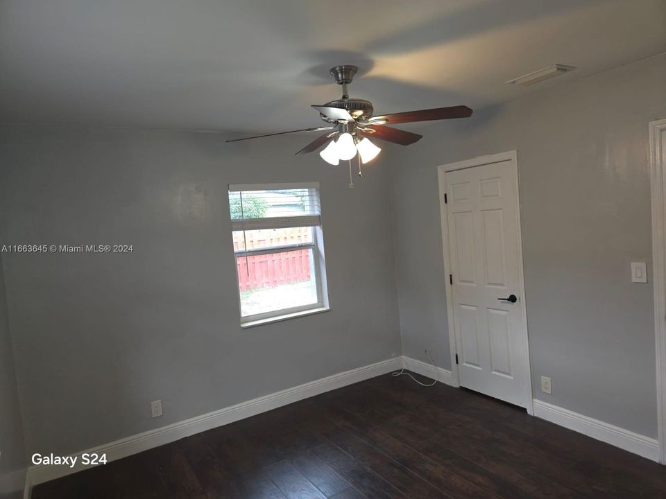 For Rent: $2,500 (2 beds, 1 baths, 1043 Square Feet)