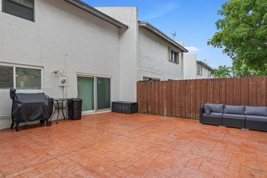 For Sale: $450,000 (3 beds, 2 baths, 1468 Square Feet)