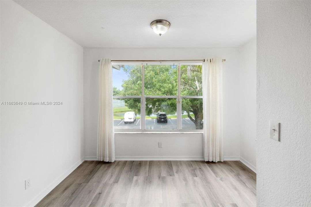 For Sale: $310,000 (2 beds, 2 baths, 1105 Square Feet)