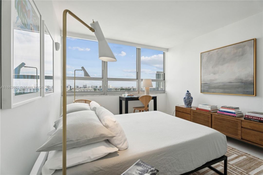 For Sale: $1,295,000 (2 beds, 2 baths, 1238 Square Feet)