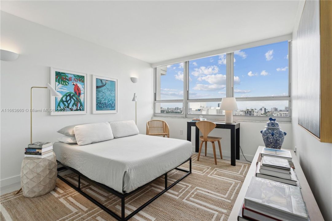 For Sale: $1,295,000 (2 beds, 2 baths, 1238 Square Feet)