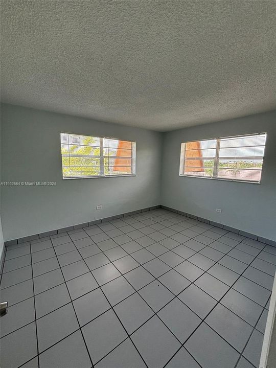 For Rent: $2,375 (2 beds, 2 baths, 1000 Square Feet)