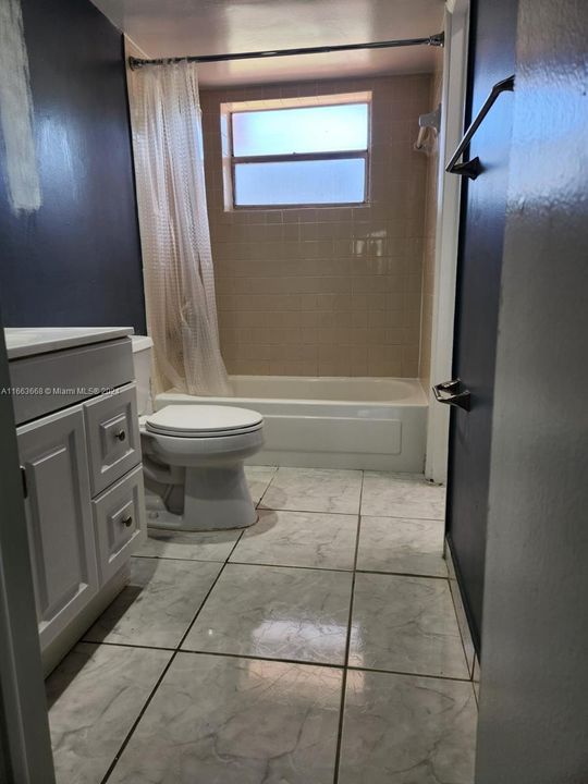 For Rent: $2,100 (1 beds, 1 baths, 650 Square Feet)