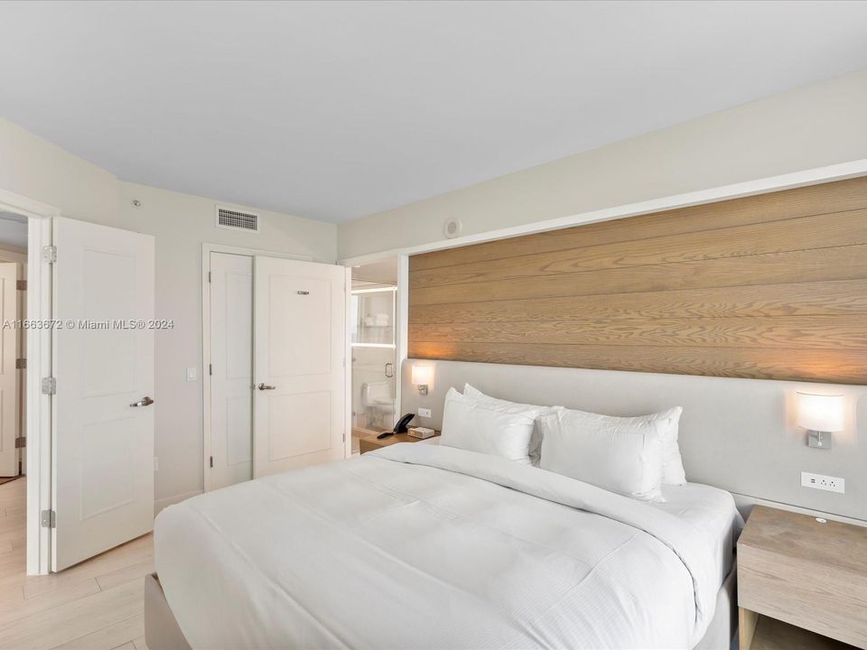 For Sale: $658,000 (1 beds, 2 baths, 1028 Square Feet)