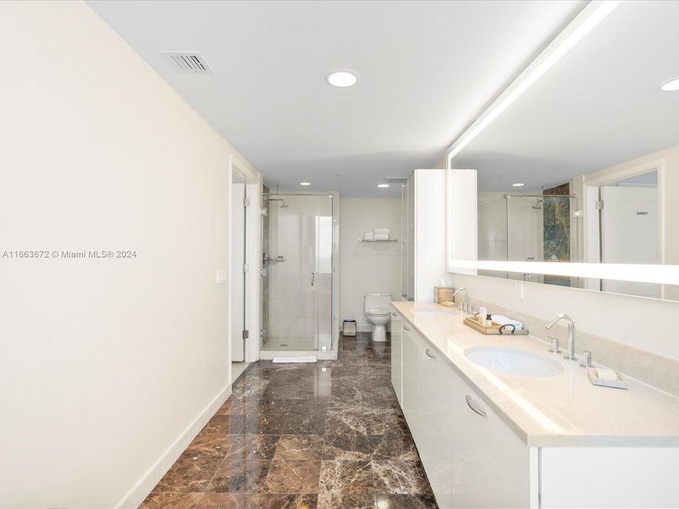 For Sale: $658,000 (1 beds, 2 baths, 1028 Square Feet)