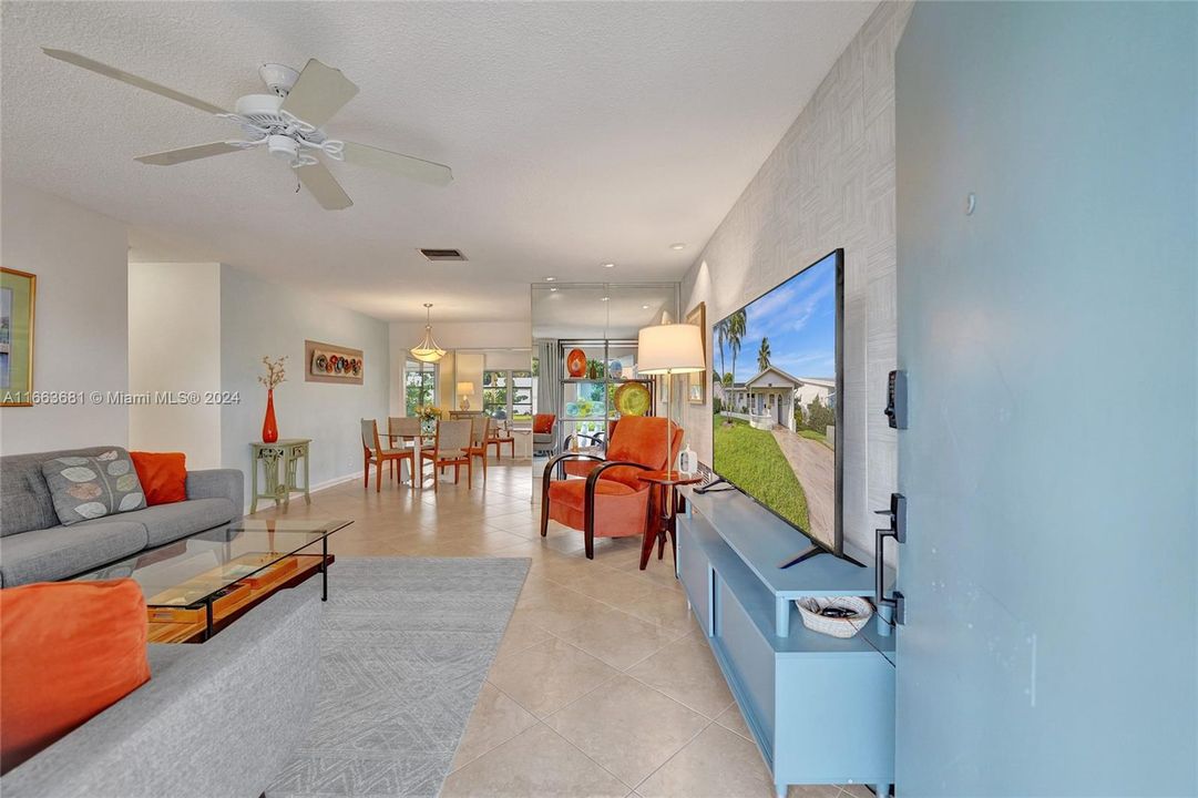 For Sale: $392,500 (2 beds, 2 baths, 1580 Square Feet)