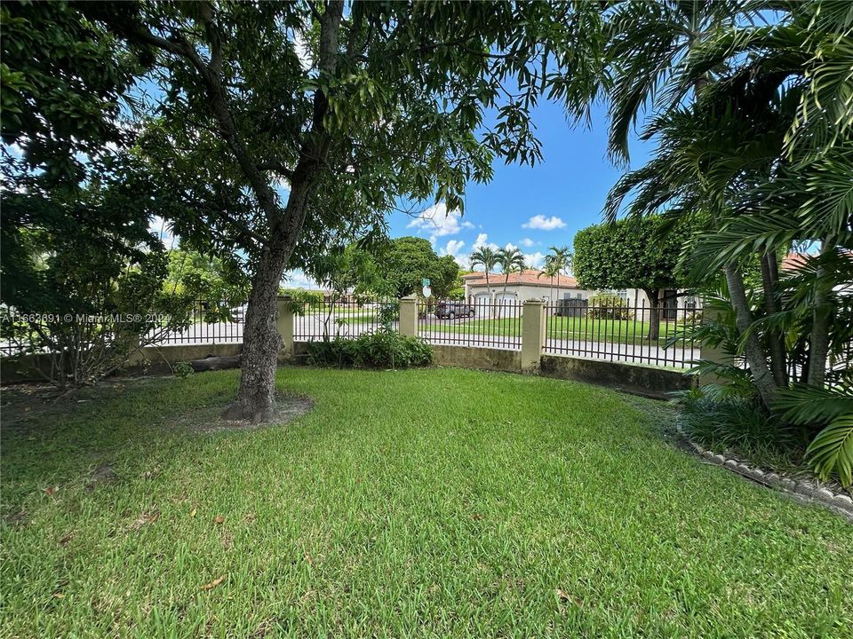 For Sale: $689,000 (4 beds, 2 baths, 2141 Square Feet)