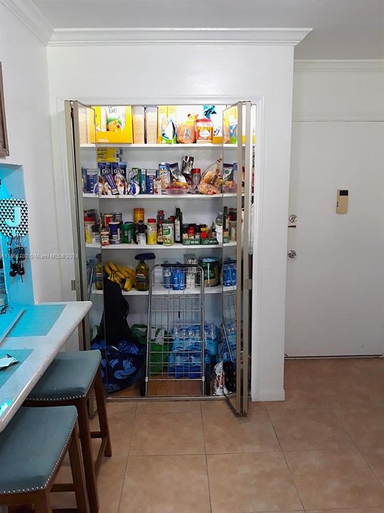 En Venta: $250,000 (2 camas, 1 baños, 880 Pies cuadrados)