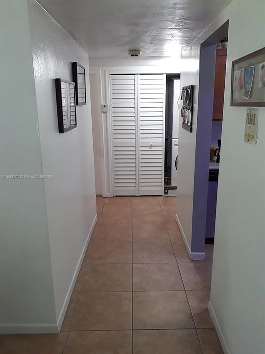 En Venta: $250,000 (2 camas, 1 baños, 880 Pies cuadrados)