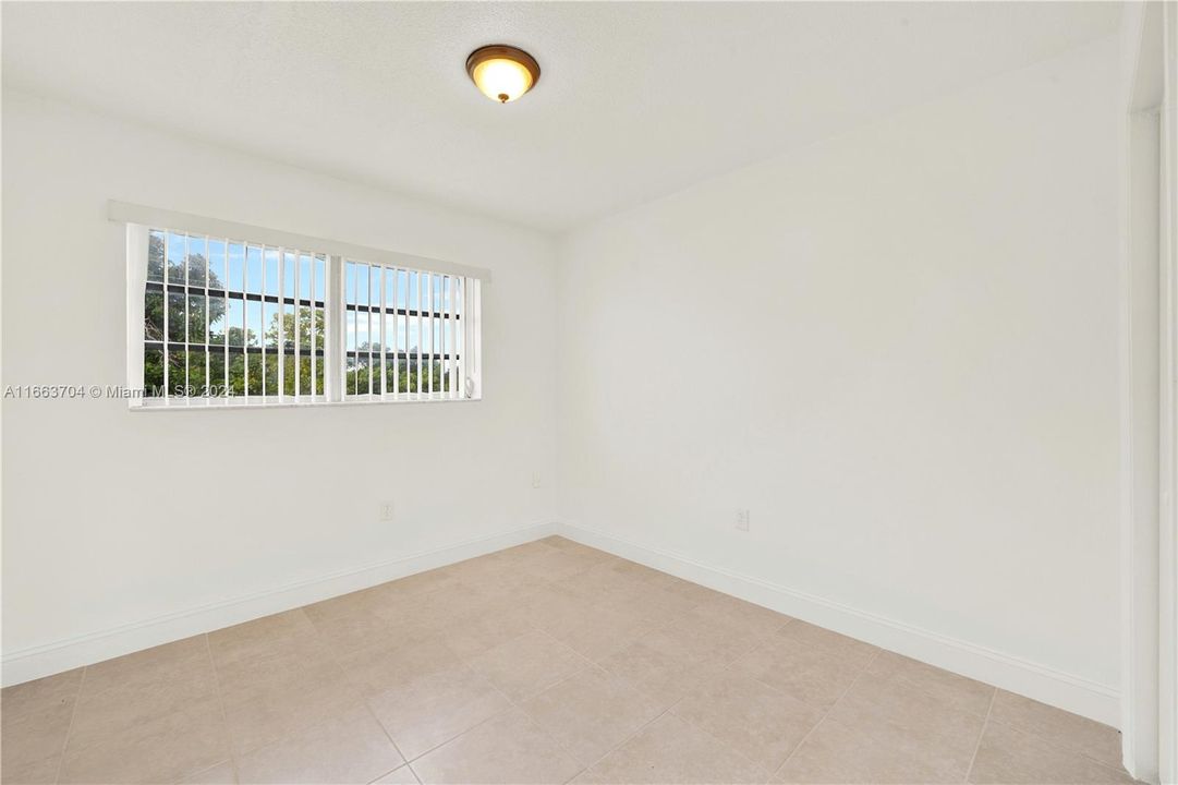 For Rent: $3,000 (3 beds, 2 baths, 2924 Square Feet)