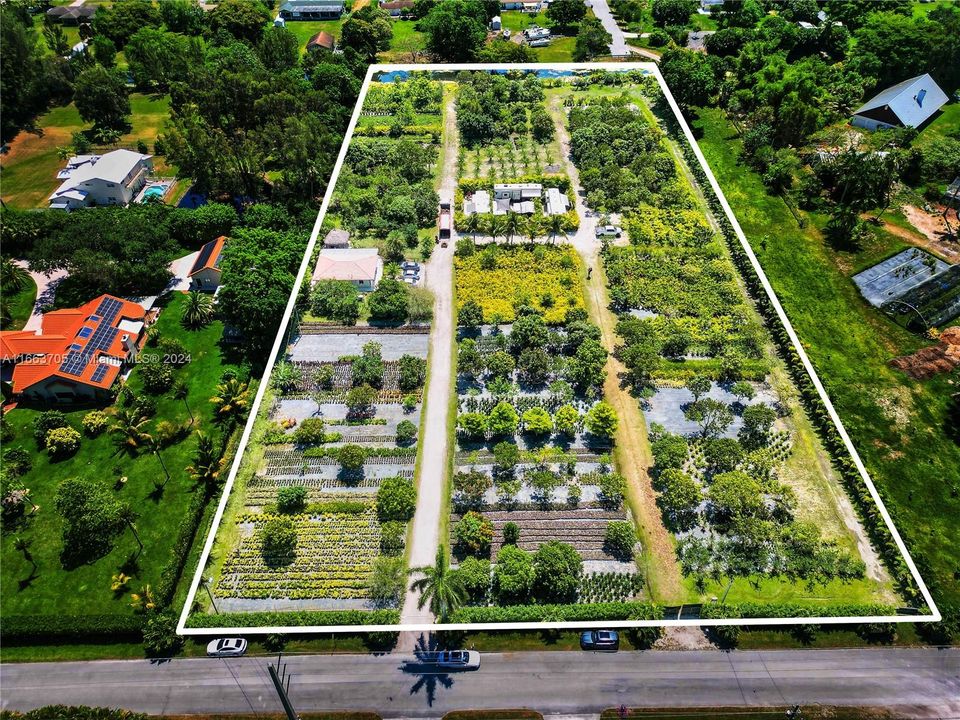 待售: $3,700,000 (5.00 acres)