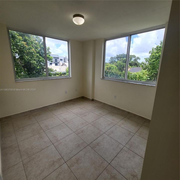 For Rent: $2,100 (2 beds, 2 baths, 780 Square Feet)