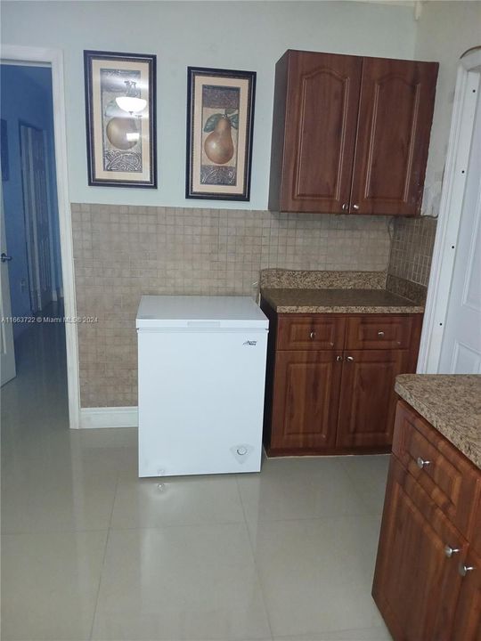 En Venta: $499,900 (4 camas, 2 baños, 1242 Pies cuadrados)