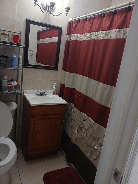 En Venta: $499,900 (4 camas, 2 baños, 1242 Pies cuadrados)