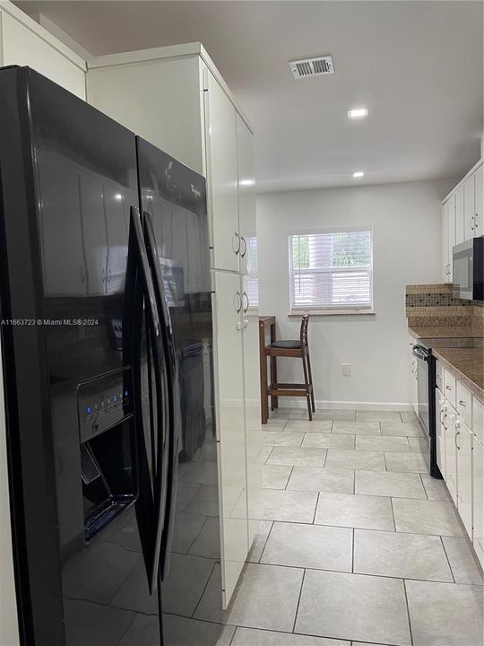 For Rent: $5,750 (3 beds, 3 baths, 1360 Square Feet)