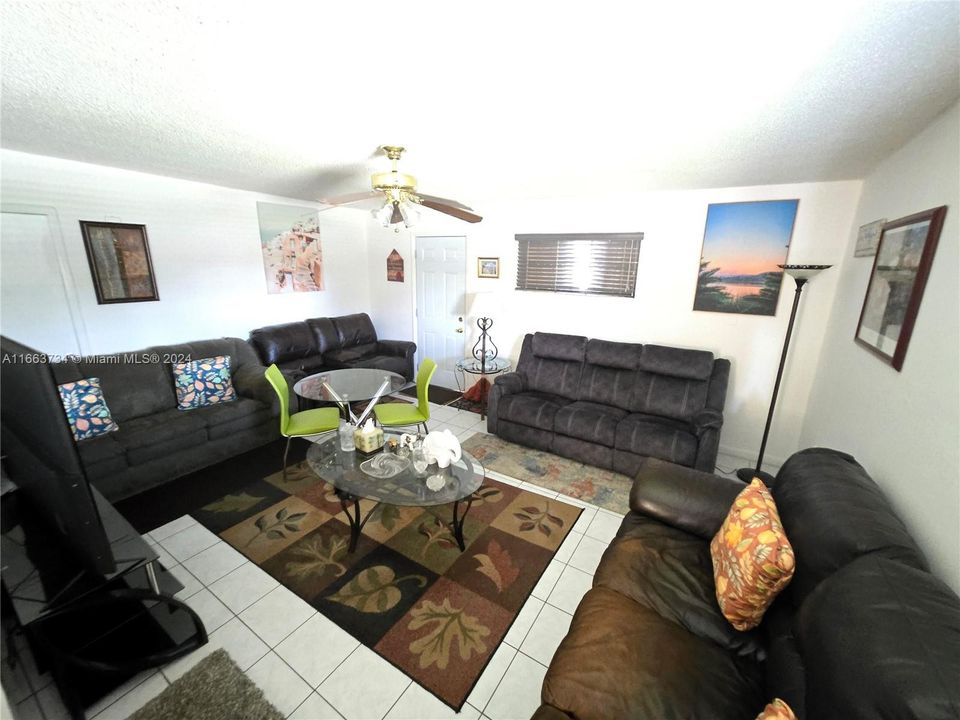 For Sale: $549,000 (4 beds, 2 baths, 1713 Square Feet)