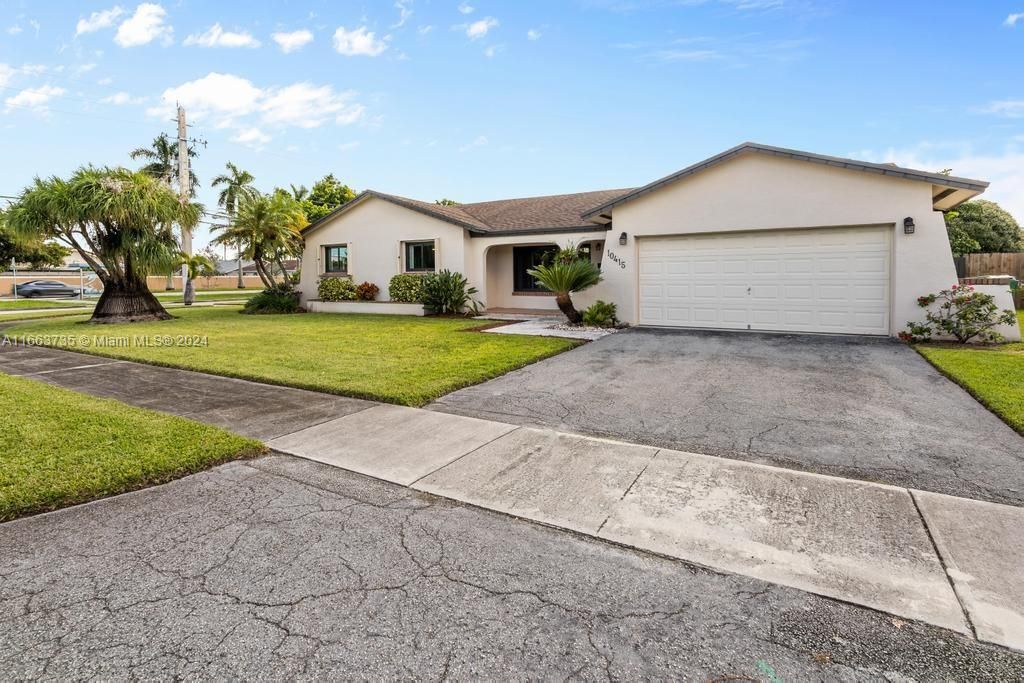 For Sale: $735,000 (4 beds, 2 baths, 1905 Square Feet)