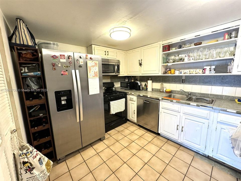 For Sale: $335,000 (2 beds, 2 baths, 1330 Square Feet)