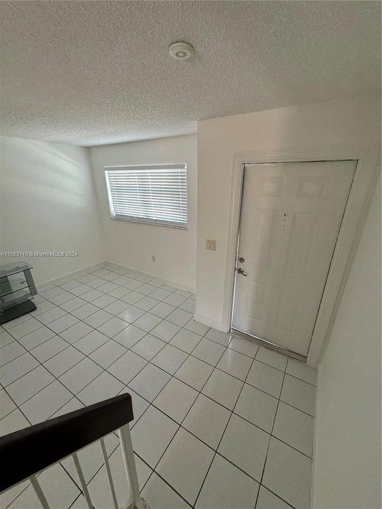 For Rent: $2,550 (2 beds, 2 baths, 1100 Square Feet)