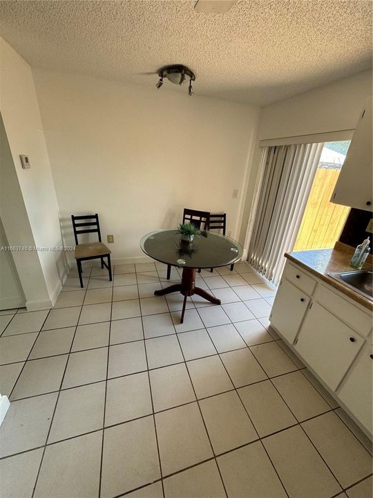 For Rent: $2,550 (2 beds, 2 baths, 1100 Square Feet)