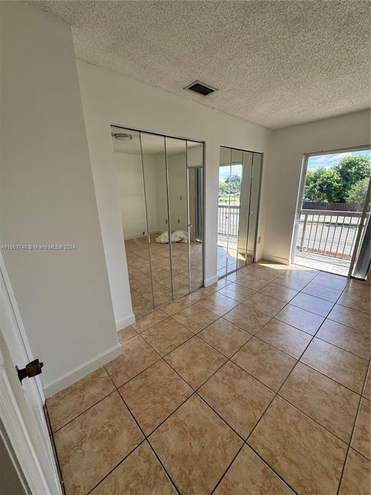 For Rent: $2,550 (2 beds, 2 baths, 1100 Square Feet)