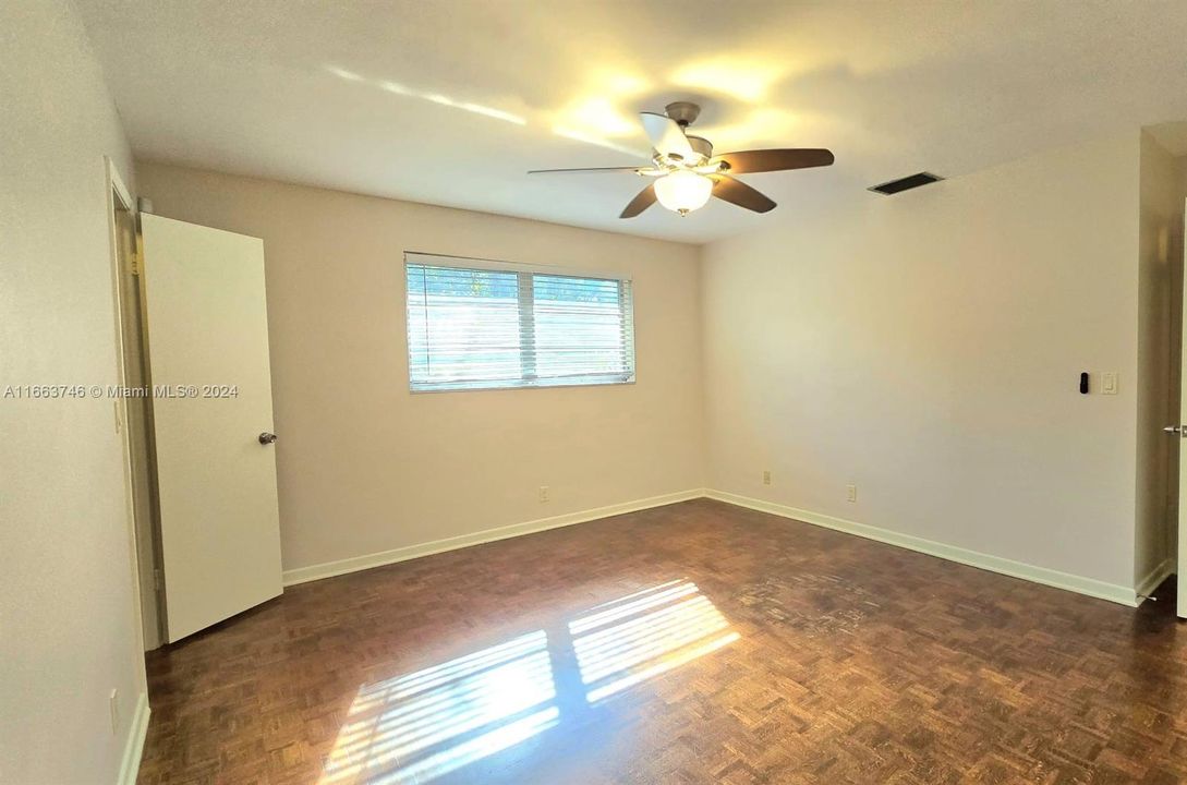 For Rent: $5,600 (3 beds, 2 baths, 1853 Square Feet)