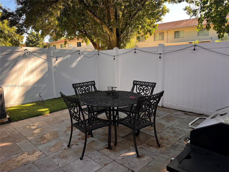 For Sale: $369,900 (3 beds, 2 baths, 1400 Square Feet)