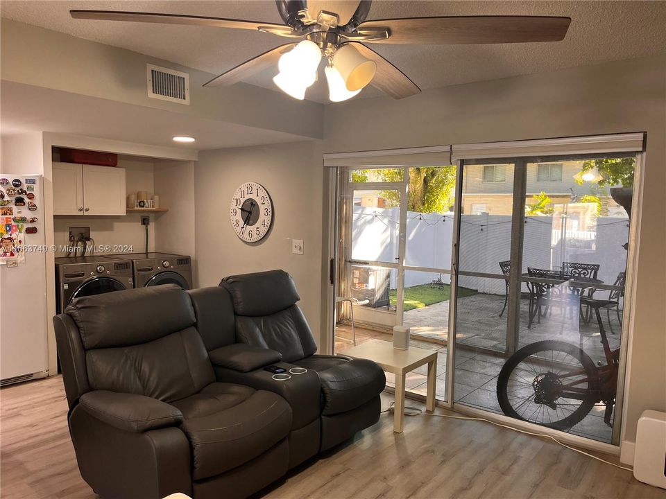 For Sale: $369,900 (3 beds, 2 baths, 1400 Square Feet)