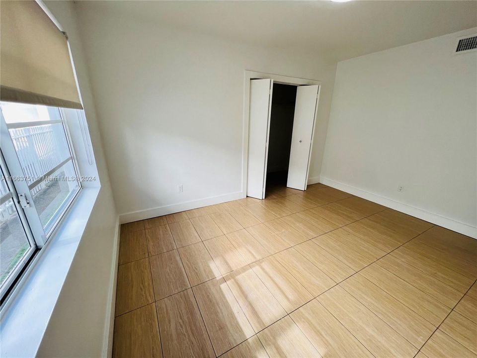 For Rent: $3,000 (2 beds, 2 baths, 1350 Square Feet)