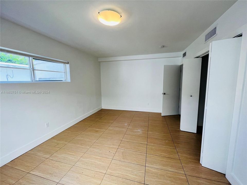 For Rent: $3,000 (2 beds, 2 baths, 1350 Square Feet)