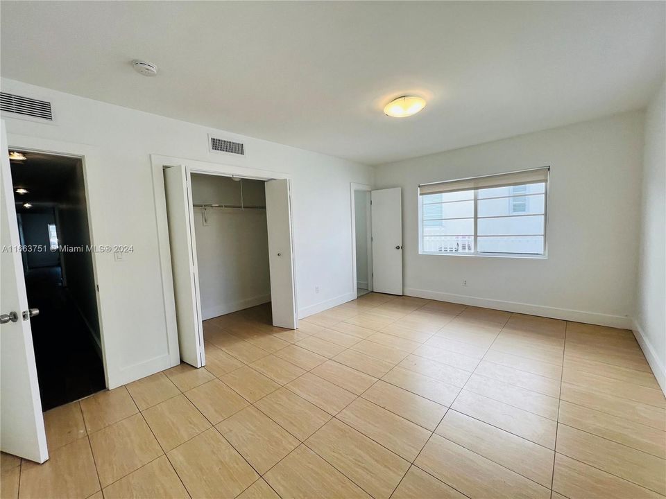 For Rent: $3,000 (2 beds, 2 baths, 1350 Square Feet)